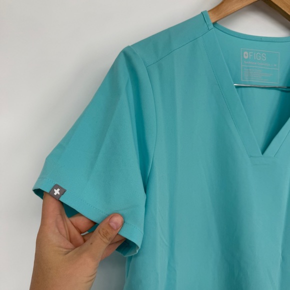 Figs Technical Collection Blue Top Size M - Picture 2 of 6